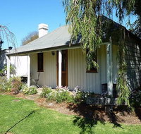 Cameron's Cottage - Sydneys Hotel