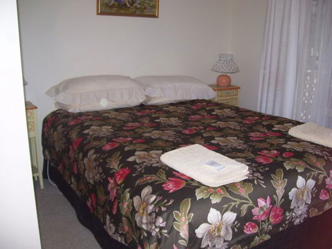 Cape Jervis Accommodation And Caravan Park - Sydneys Hotel 1