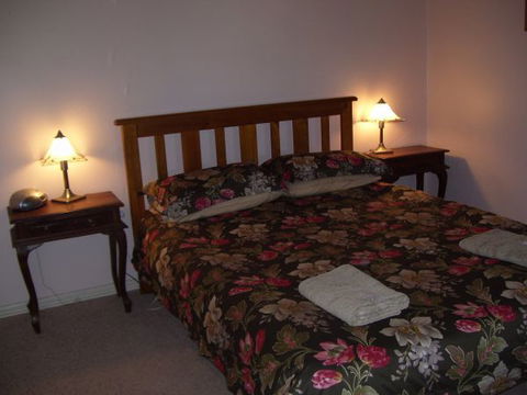Cape Jervis Accommodation And Caravan Park - Sydneys Hotel 2