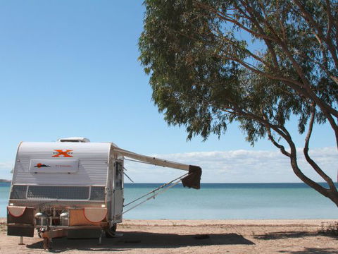 Discovery Parks - Streaky Bay Foreshore - Sydneys Hotel 0