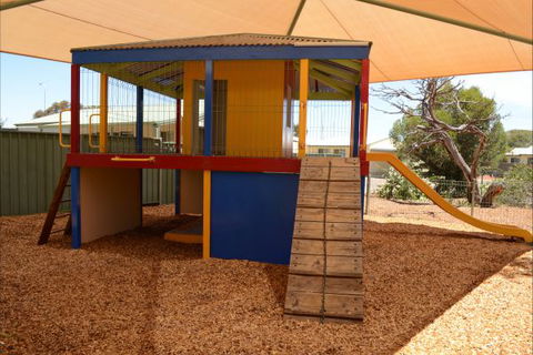Discovery Parks - Roxby Downs - Sydneys Hotel 2