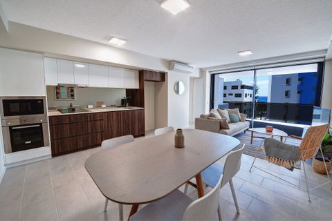 First Light Mooloolaba - Sydneys Hotel 4