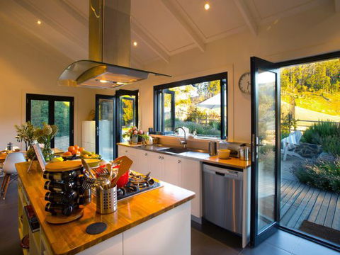 Frenchman's River - The Writer's House - Sydneys Hotel 3