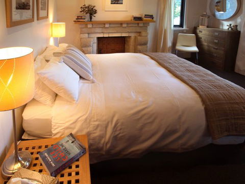 Frenchman's River - The Writer's House - Sydneys Hotel 6