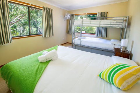 Granite Belt Brewery Retreat - Sydneys Hotel 6