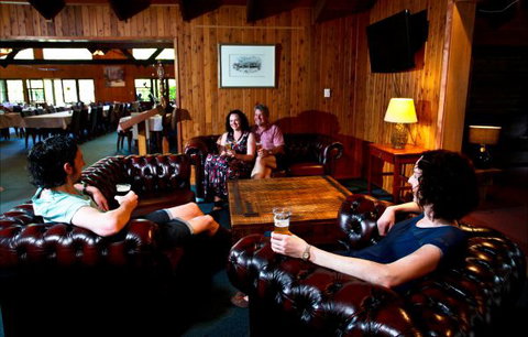 Granite Belt Brewery Retreat - Sydneys Hotel 7