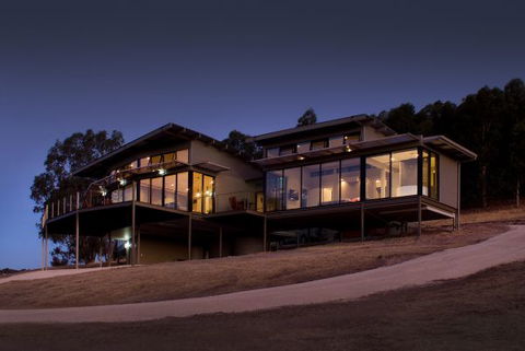 McLaren Eye - Sydneys Hotel 1