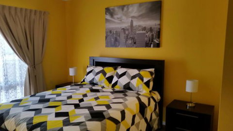 Numurkah Self Contained Apartments - Sydneys Hotel 1