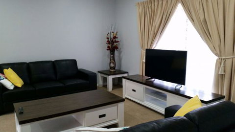 Numurkah Self Contained Apartments - Sydneys Hotel 4