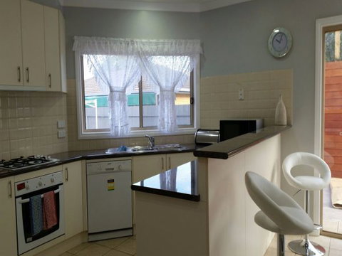 Numurkah Self Contained Apartments - Sydneys Hotel 5