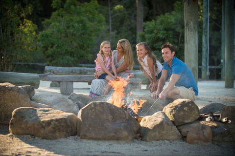Paradise Country Farmstay - Sydneys Hotel 1