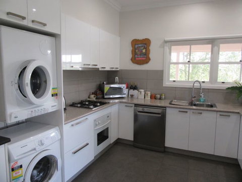 Valley View Cottage - Sydneys Hotel 2