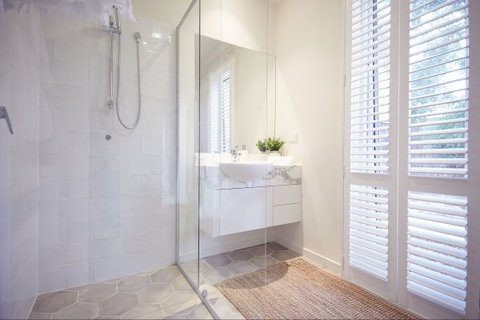 Verandah Retreat - Sydneys Hotel 3