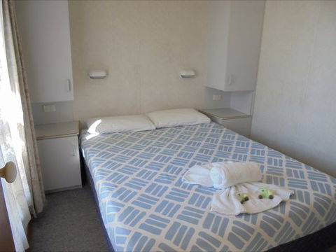 Wagga Wagga Tourist Park - Sydneys Hotel 0
