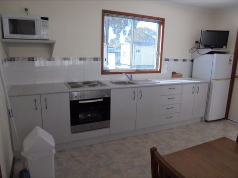 Wagga Wagga Tourist Park - Sydneys Hotel 2