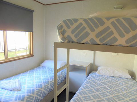 Wagga Wagga Tourist Park - Sydneys Hotel 6