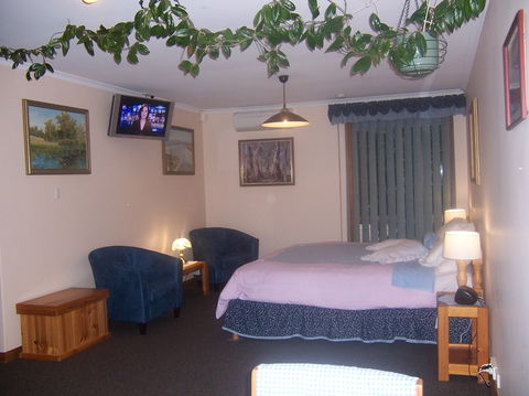 Adelaide Hills B&B Accommodation - Sydneys Hotel 5