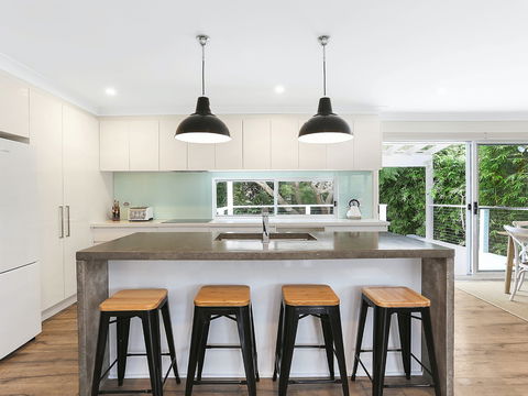Amalfi Beach House - Sydneys Hotel 1