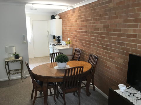 Annie's Hideaway - Sydneys Hotel 3
