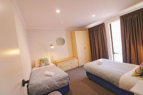 Aquarius Merimbula - Sydneys Hotel 4