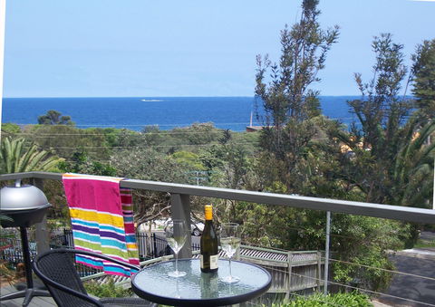 Avalon Seashells - Sydneys Hotel 0