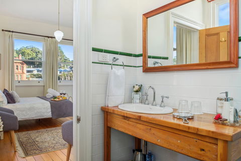 Cygnet Old Bank B&B - Sydneys Hotel 2