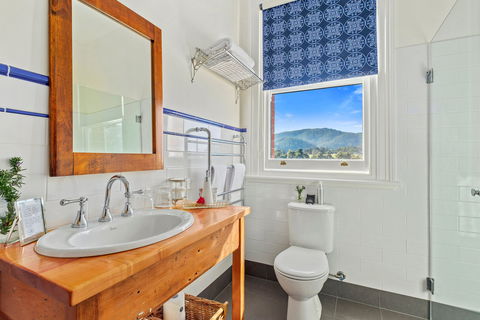 Cygnet Old Bank B&B - Sydneys Hotel 4