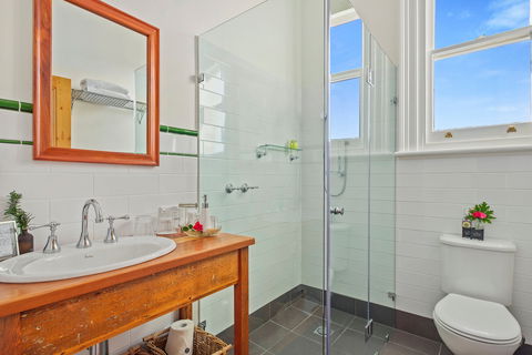 Cygnet Old Bank B&B - Sydneys Hotel 5