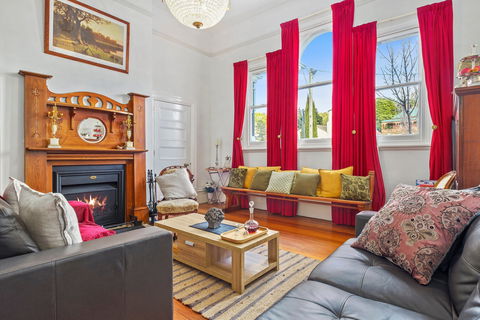 Cygnet Old Bank B&B - Sydneys Hotel 6