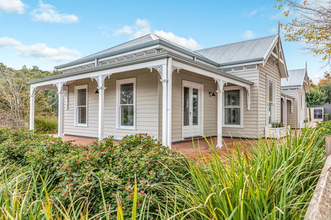 Grandview Accommodation - The Elm Tree Apartments - Sydneys Hotel 1