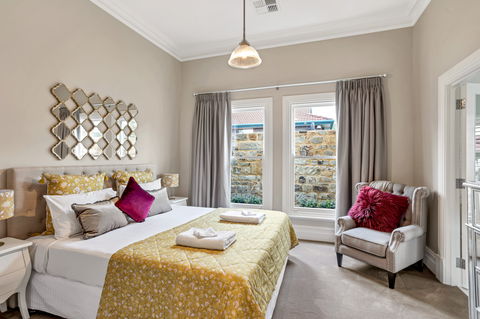 Grandview Accommodation - The Elm Tree Apartments - Sydneys Hotel 2