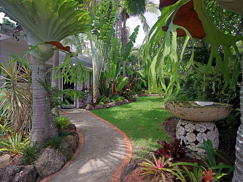 Allure - Beachfront Byron - Sydneys Hotel 0