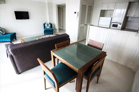 Phoenician Resort - Sydneys Hotel 1