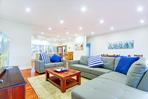 PJ's Hideaway - Sydneys Hotel 0