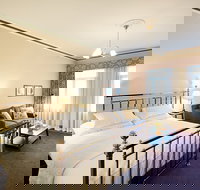 The Settlement Hotel