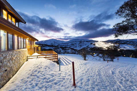 Valhalla Perisher - Sydneys Hotel 8