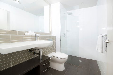 Abode Woden - Sydneys Hotel 6