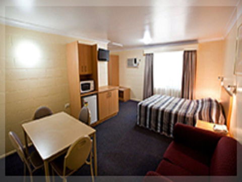 All Seasons Motor Lodge - Open - Sydneys Hotel 2