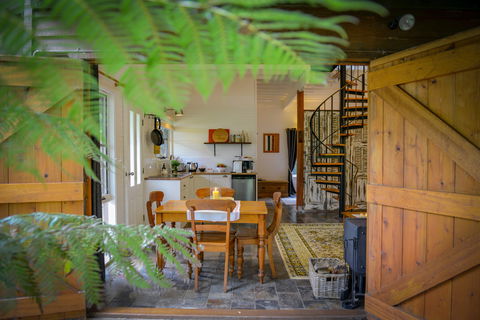 Arcadia Cottages At Cambewarra - Sydneys Hotel 2
