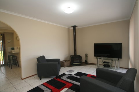 Badgee Holiday Home - Sydneys Hotel 2