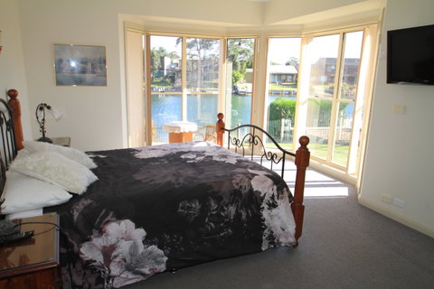 Cormorant Waterfront Home - Sydneys Hotel 1