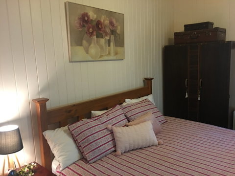 Dillons Cottage Stanthorpe - Sydneys Hotel 4