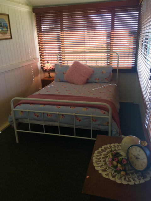 Dillons Cottage Stanthorpe - Sydneys Hotel 5