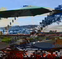 High On Penguin - Sydneys Hotel