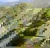 Kiewa Country Cottages - Sydneys Hotel