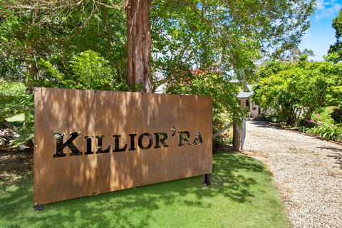 Killior'ra - Sydneys Hotel 9