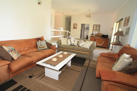 River Paradise In Badgee - Sydneys Hotel 0