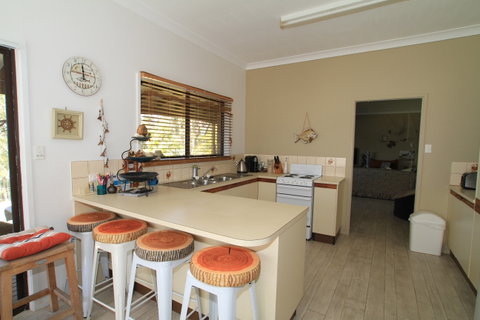 River Paradise In Badgee - Sydneys Hotel 2