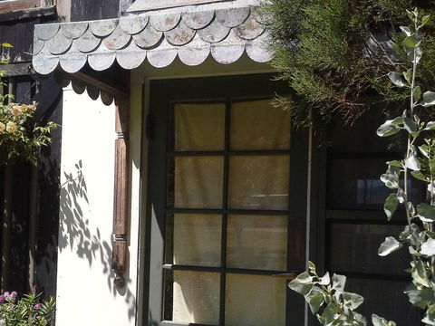 Runnymeade Studio B&B - Sydneys Hotel 1