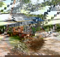 Trestrail Cottage - Sydneys Hotel